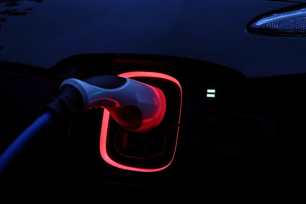 Suzuki’nin İlk Tamamen Elektrikli Otomobili eVX, 2025’te Yollarda!