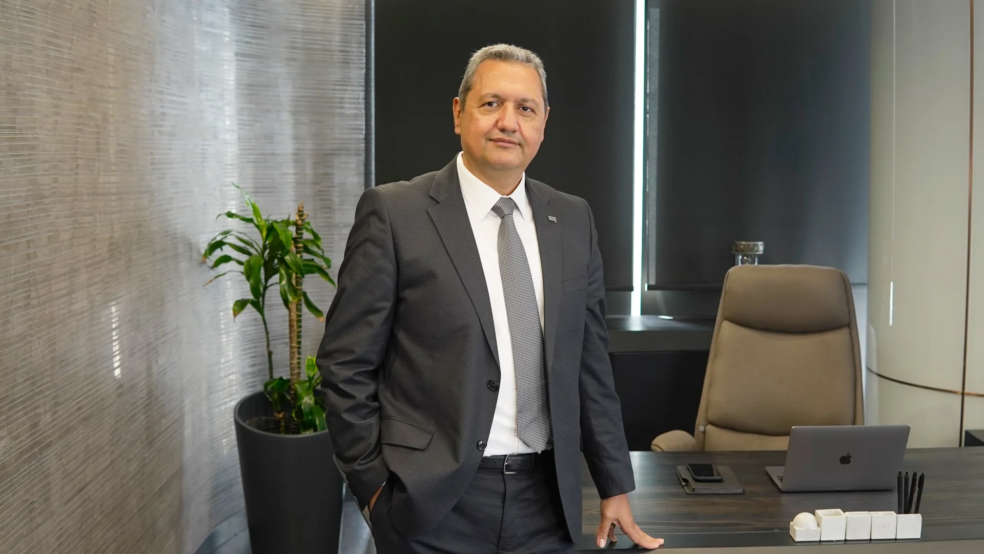 1788851090_ay_M__hendislik___cra_Kurulu_Ba__kan___ve_CEO___su_Turan___akac__.jpg