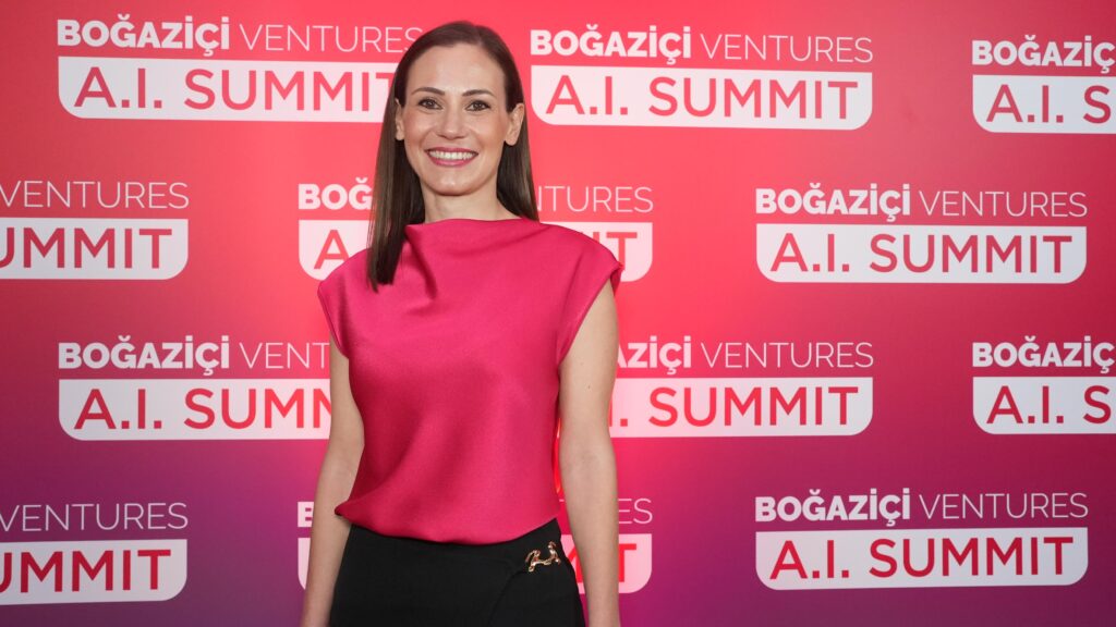 zeynep-ozgur - Machingo