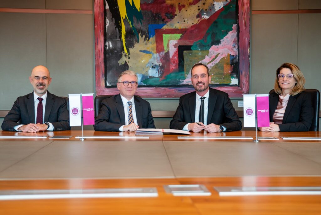 1771574269_AlternatifBank_ADB_TSCFP_Programi_ImzaToreni_03_small - Machingo